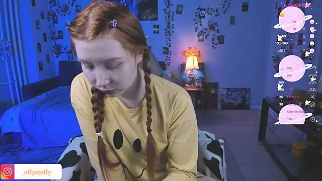 Snapshot of CallMeEffy1 chatting on 10-25-25, 08:03 CallMeEffy1 online show from 10-25-25, 08:03