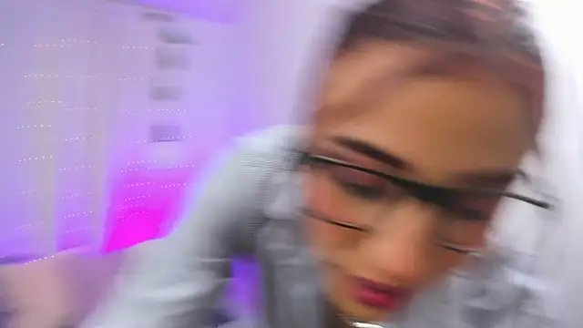 Snapshot of veronicaxx69 chatting on 02-20-25, 05:55 veronicaxx69 online show from 02-20-25, 05:55