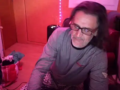 Snapshot of Lia_Y_PatrickX chatting on 11-27-25, 10:56 Lia Y PatrickX online show from 11-27-25, 10:56