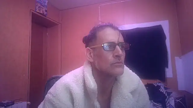 Snapshot of Lia_Y_PatrickX chatting on 12-02-25, 12:38 Lia Y PatrickX online show from 12-02-25, 12:38