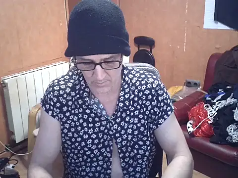 Snapshot of Lia_Y_PatrickX chatting on 03-05-26, 07:54 Lia Y PatrickX online show from 03-05-26, 07:54