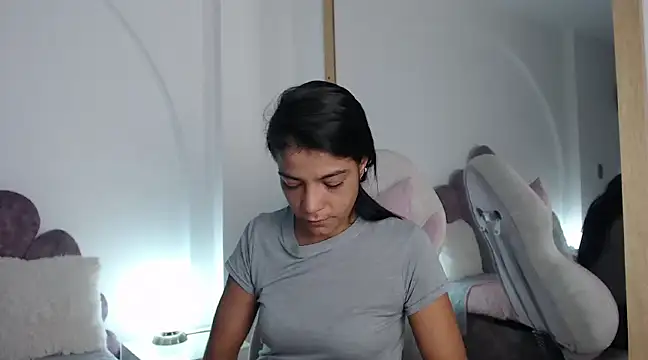 Snapshot of Hellen__4master chatting on 02-09-25, 11:14 Hellen 4master online show from 02-09-25, 11:14