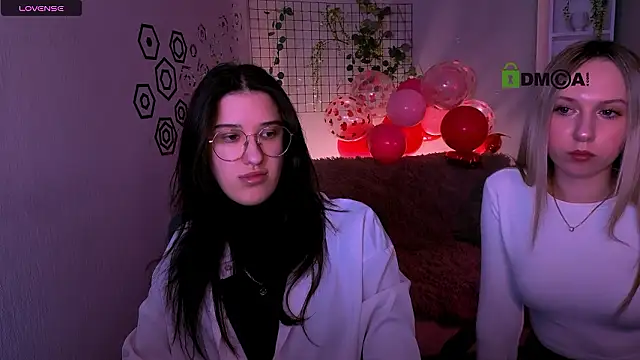 Snapshot of scarlet_mooore chatting on 02-20-26, 11:05 scarlet mooore online show from 02-20-26, 11:05