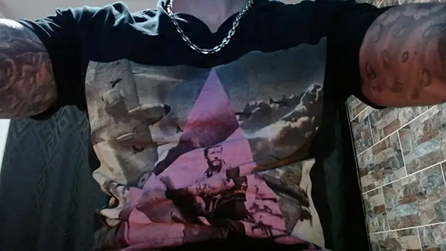 Snapshot of babyrecord1 chatting on 01-06-25, 08:18 babyrecord1 online show from 01-06-25, 08:18