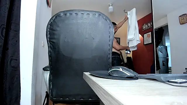 Snapshot of thesexlawyer1 chatting on 05-05-26, 05:15 thesexlawyer1 online show from 05-05-26, 05:15