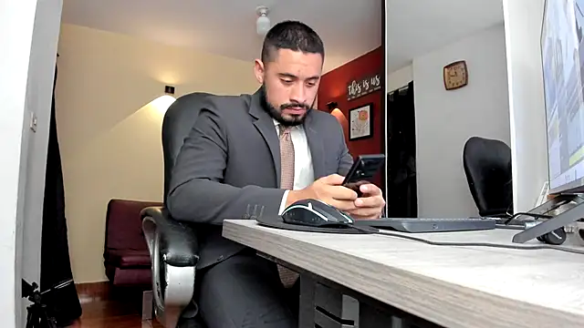 Snapshot of thesexlawyer1 chatting on 05-06-26, 02:08 thesexlawyer1 online show from 05-06-26, 02:08