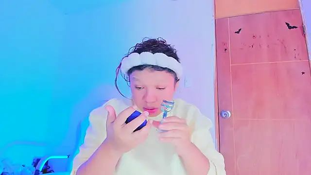 Emily Coper18 online show from 04-18-26, 01:59