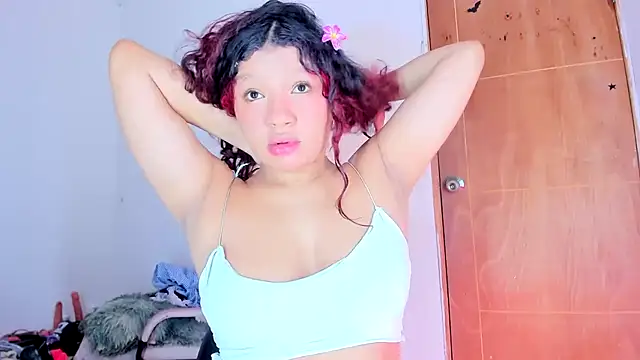 Snapshot of Emily_Coper18 chatting on 05-04-26, 02:02 Emily Coper18 online show from 05-04-26, 02:02