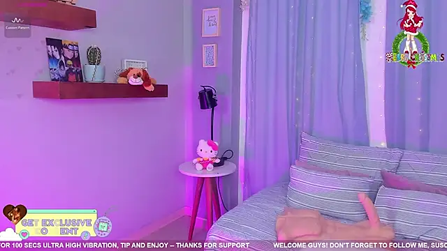 Snapshot of Tiny__Emmy chatting on 12-31-24, 01:30 Tiny Emmy online show from 12-31-24, 01:30