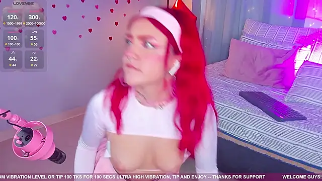 Snapshot of Tiny__Emmy chatting on 03-07-25, 06:11 Tiny Emmy online show from 03-07-25, 06:11