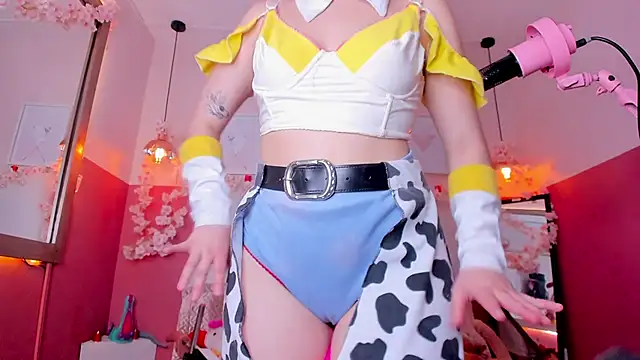 Snapshot of Tiny__Emmy chatting on 10-19-25, 09:26 Tiny Emmy online show from 10-19-25, 09:26