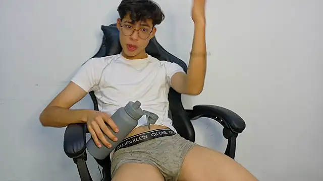 Snapshot of Jacotnk chatting on 02-04-25, 04:48 Jacotnk online show from 02-04-25, 04:48