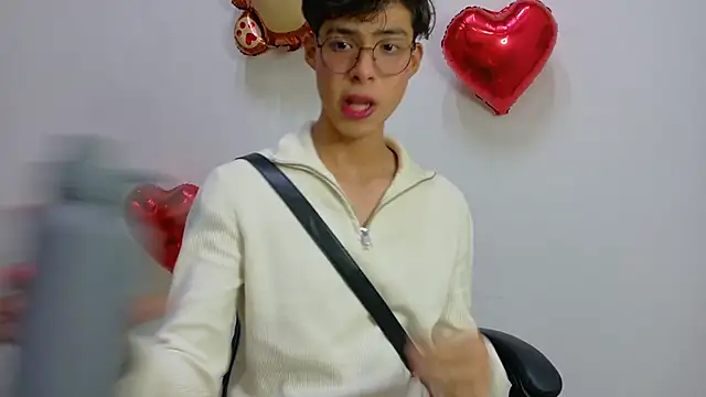 Snapshot of Jacotnk chatting on 02-05-25, 05:20 Jacotnk online show from 02-05-25, 05:20