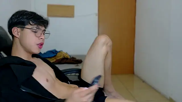 Snapshot of Jacotnk chatting on 02-08-25, 04:47 Jacotnk online show from 02-08-25, 04:47