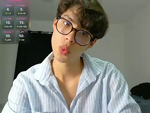 Snapshot of Jacotnk chatting on 09-13-25, 04:01 Jacotnk online show from 09-13-25, 04:01