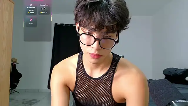 Snapshot of Jacotnk chatting on 09-15-25, 04:12 Jacotnk online show from 09-15-25, 04:12