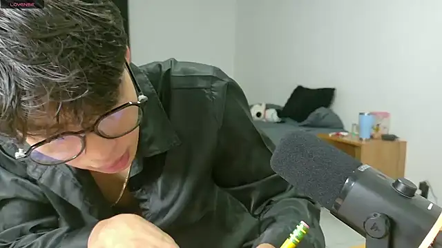 Snapshot of Jacotnk chatting on 10-06-25, 03:59 Jacotnk online show from 10-06-25, 03:59