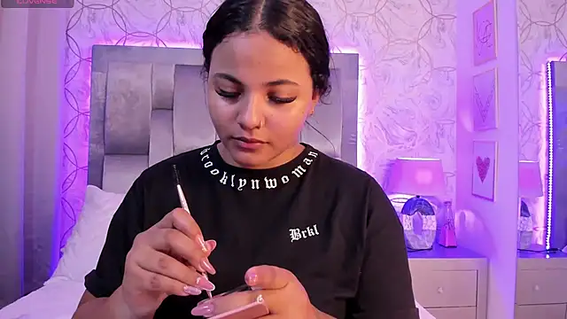 Snapshot of EmmaWeest chatting on 12-04-24, 07:56 EmmaWeest online show from 12-04-24, 07:56