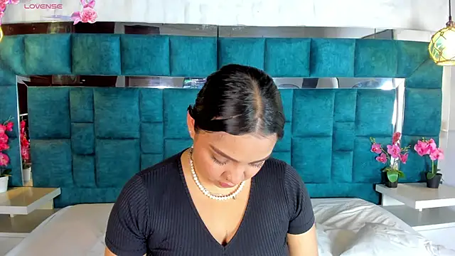 Snapshot of Abril_Gomez06 chatting on 06-12-26, 08:30 Abril Gomez06 online show from 06-12-26, 08:30