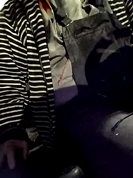 Snapshot of Sarpe84 chatting on 12-07-24, 05:15 Sarpe84 online show from 12-07-24, 05:15