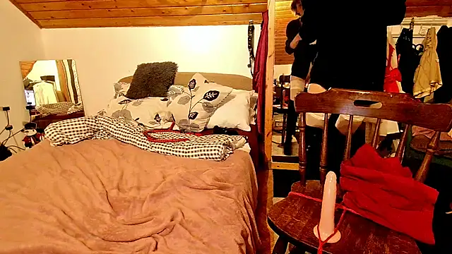 Snapshot of Hot_Colettte chatting on 12-25-24, 04:01 Hot Colettte online show from 12-25-24, 04:01