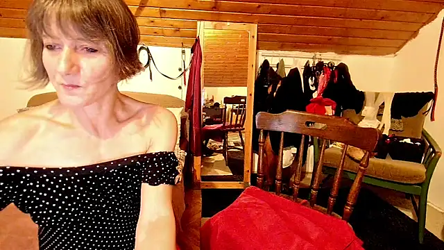 Snapshot of Hot_Colettte chatting on 12-30-24, 12:32 Hot Colettte online show from 12-30-24, 12:32