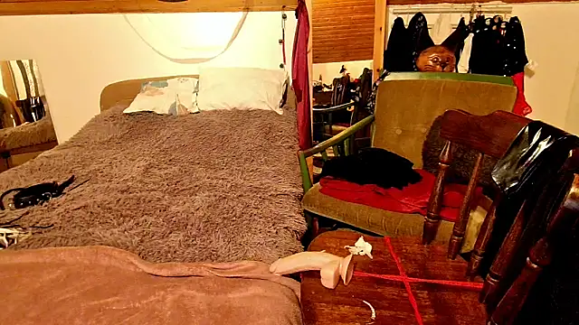 Snapshot of Hot_Colettte chatting on 02-21-25, 07:45 Hot Colettte online show from 02-21-25, 07:45