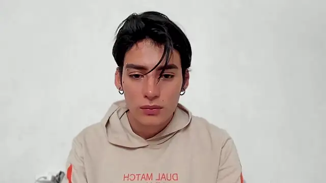 Snapshot of sebas_rose chatting on 12-05-24, 02:33 sebas rose online show from 12-05-24, 02:33