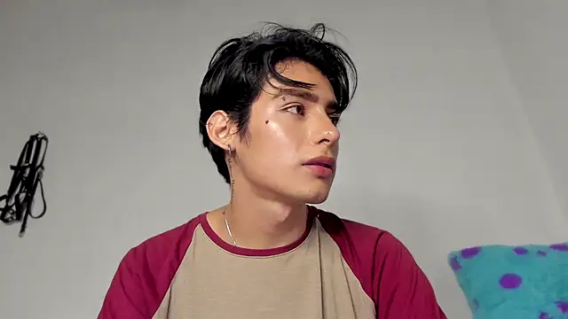 Snapshot of sebas_rose chatting on 12-09-24, 01:18 sebas rose online show from 12-09-24, 01:18