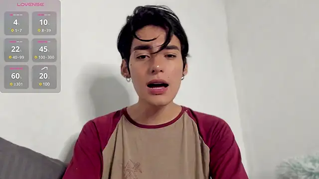 Snapshot of sebas_rose chatting on 12-29-24, 01:24 sebas rose online show from 12-29-24, 01:24