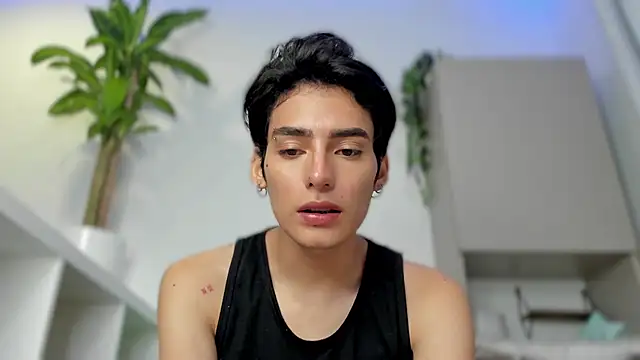 Snapshot of sebas_rose chatting on 01-06-25, 10:37 sebas rose online show from 01-06-25, 10:37