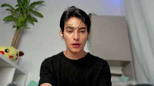 Snapshot of sebas_rose chatting on 01-10-25, 10:04 sebas rose online show from 01-10-25, 10:04