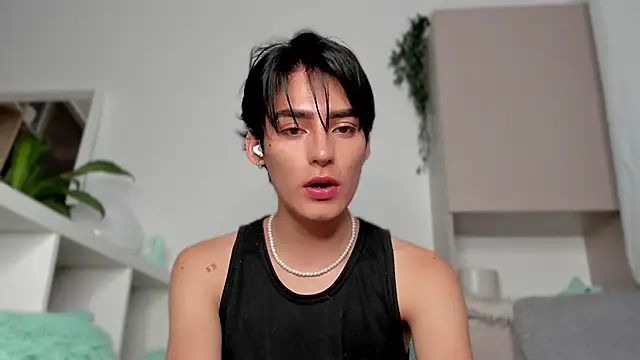 Snapshot of sebas_rose chatting on 02-12-25, 12:05 sebas rose online show from 02-12-25, 12:05