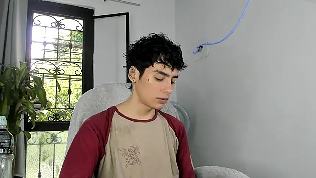 Snapshot of sebas_rose chatting on 09-13-25, 03:34 sebas rose online show from 09-13-25, 03:34