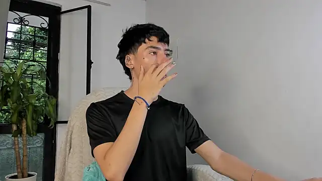 Snapshot of sebas_rose chatting on 10-17-25, 10:12 sebas rose online show from 10-17-25, 10:12