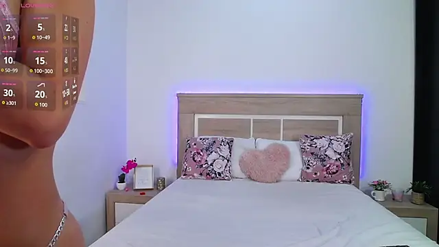 Snapshot of AylinRoss chatting on 12-03-25, 07:45 AylinRoss online show from 12-03-25, 07:45