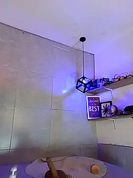 LunaGil1 online show from 12-15-24, 08:47