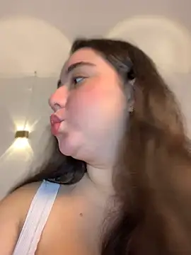 LunaGil1 online show from 04-25-26, 01:14