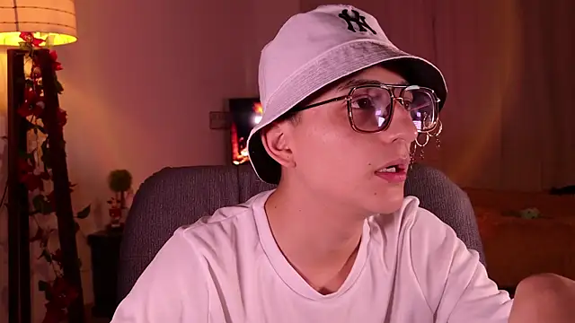 Mr evan1 online show from 12-25-24, 04:54