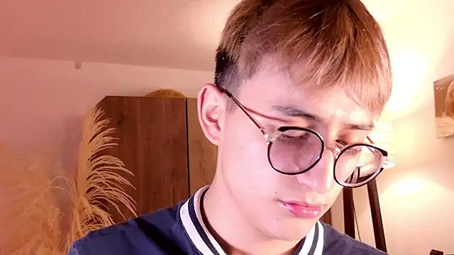 Mr evan1 online show from 10-21-25, 03:02