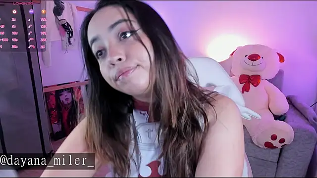 Snapshot of _dayana_miler chatting on 05-25-26, 05:08 dayana miler online show from 05-25-26, 05:08