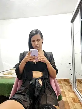 Bella Anjoss online show from 12-15-24, 01:24