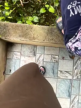 Snapshot of May-Squirt chatting on 10-31-25, 09:54 May-Squirt online show from 10-31-25, 09:54