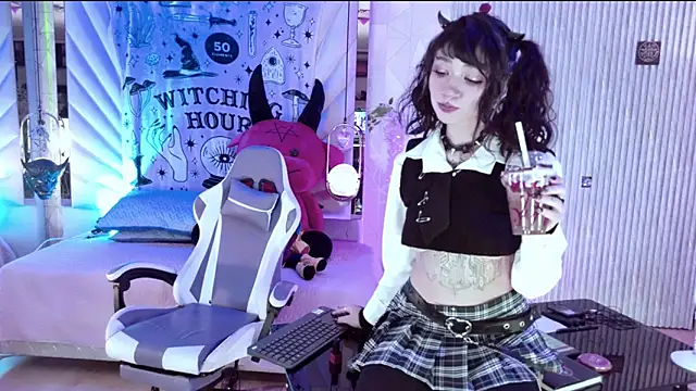 Snapshot of zephirahabney chatting on 11-06-25, 03:02 zephirahabney online show from 11-06-25, 03:02