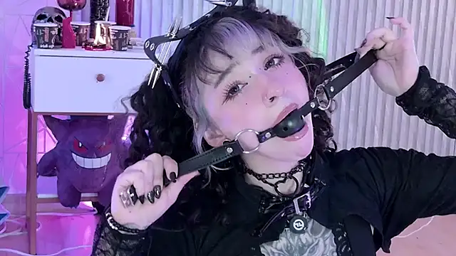 Snapshot of zephirahabney chatting on 11-13-25, 04:06 zephirahabney online show from 11-13-25, 04:06