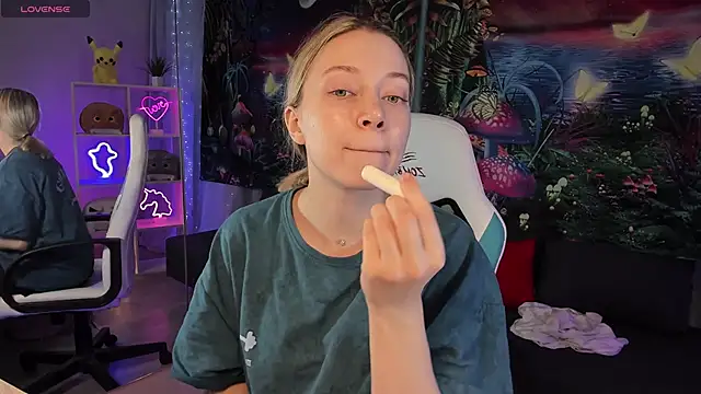 TiffanyBatson online show from 12-03-24, 03:09