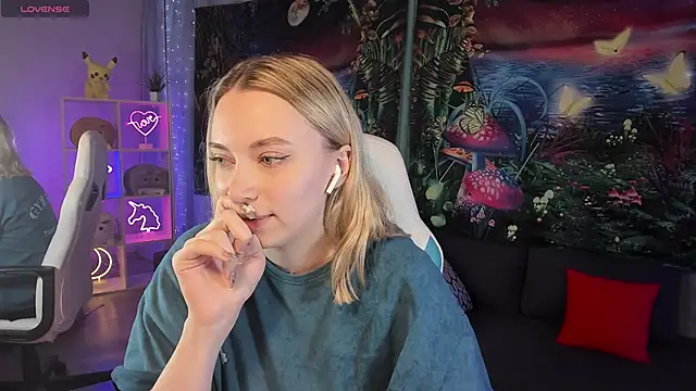 TiffanyBatson online show from 12-20-24, 09:21