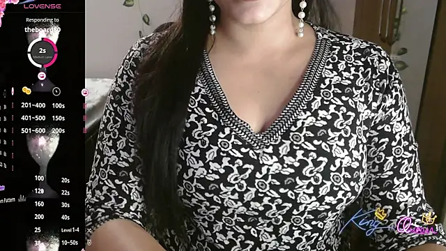 Snapshot of Annu-Darling chatting on 12-14-25, 07:51 Annu-Darling online show from 12-14-25, 07:51