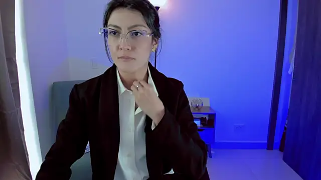 Snapshot of Lilabril chatting on 01-30-25, 05:17 Lilabril online show from 01-30-25, 05:17