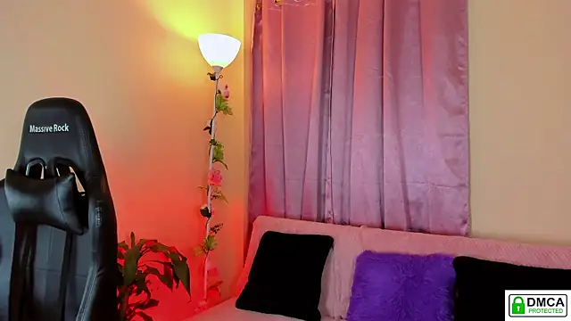 Snapshot of Lilabril chatting on 03-10-25, 12:37 Lilabril online show from 03-10-25, 12:37